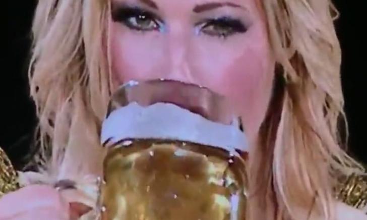 Helene Fischer bier drinken